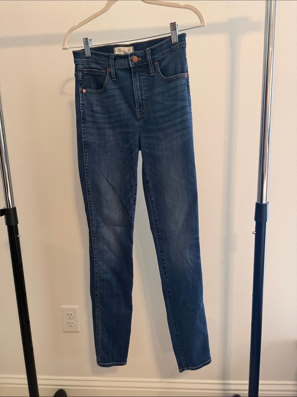 Madewell jeans size 26 tall small flaw
